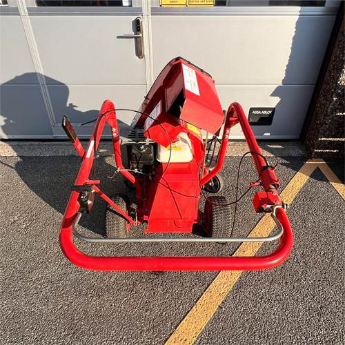 Echo Hurrican ES-400PIA - Takarítógép: 4 kép. Echo Hurrican ES-400PIA - Takarítógép: 4 kép.