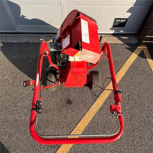 Echo Hurrican ES-400PIA - Takarítógép: 5 kép. Echo Hurrican ES-400PIA - Takarítógép: 5 kép.