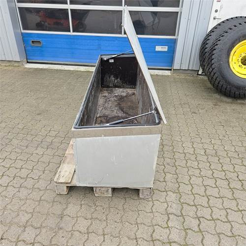 ABC Materialeskab til ladbil - Egyéb gépek: 3 kép. ABC Materialeskab til ladbil - Egyéb gépek: 3 kép.