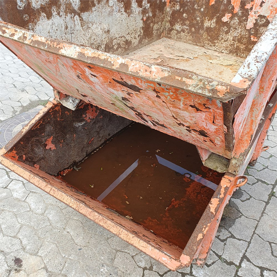 Eichinger 1000 liter - Betonkeverő: 3 kép. Eichinger 1000 liter - Betonkeverő: 3 kép.