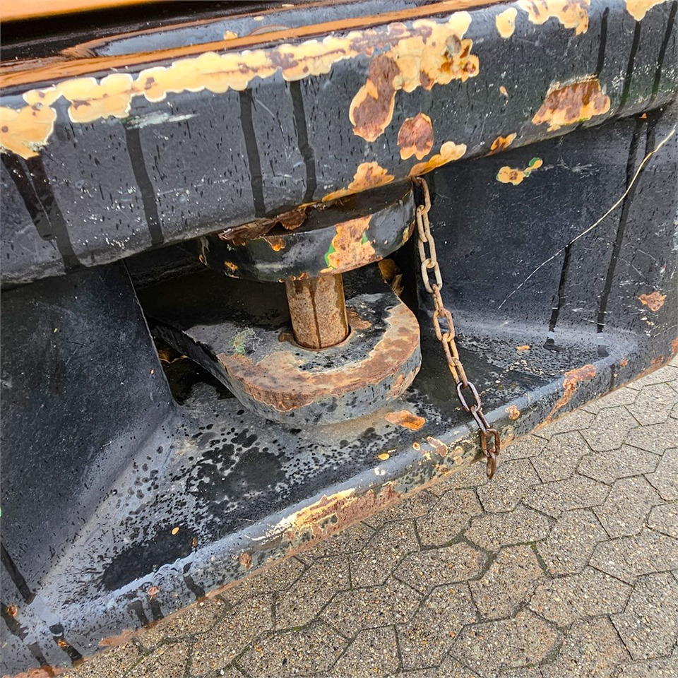 Gumikerekes homlokrakodó Fiat-Allis FR130: 44 kép.