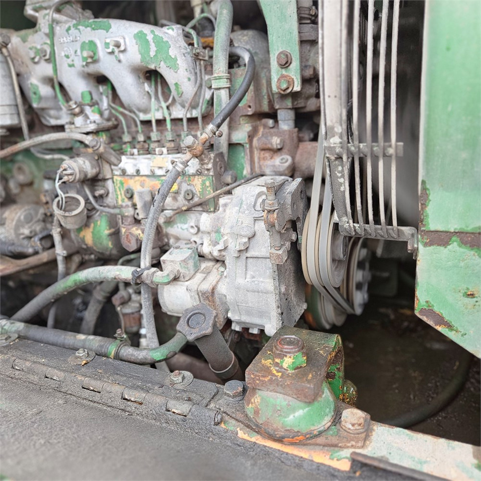 Gumikerekes homlokrakodó Fiat-Allis FR130: 49 kép.