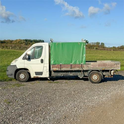 Fiat Ducato 35L ladvogn - Platós teherautó: 1 kép. Fiat Ducato 35L ladvogn - Platós teherautó: 1 kép.