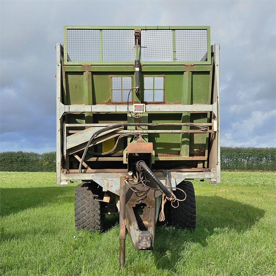 Fliegl ASW 268 - Mezőgazdasági pótkocsi: 2 kép. Fliegl ASW 268 - Mezőgazdasági pótkocsi: 2 kép.