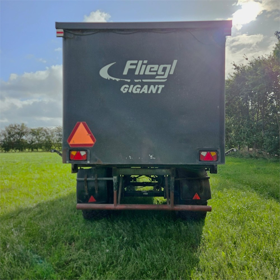 Fliegl ASW 268 - Mezőgazdasági pótkocsi: 5 kép. Fliegl ASW 268 - Mezőgazdasági pótkocsi: 5 kép.