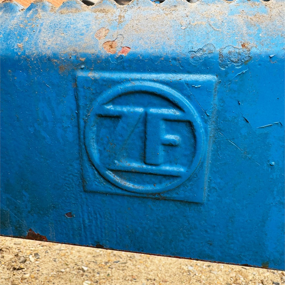 Traktor Ford 8630: 24 kép.