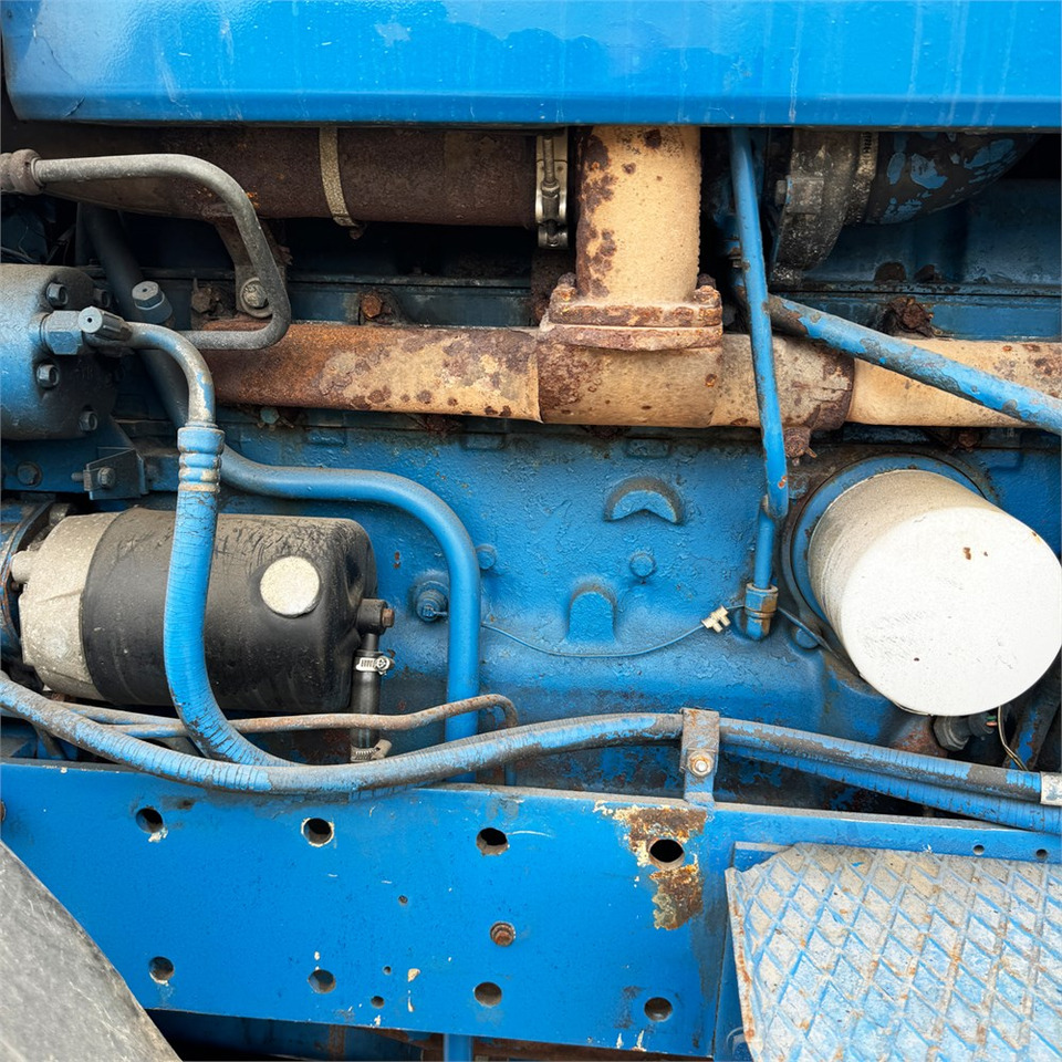 Traktor Ford 8630: 21 kép.