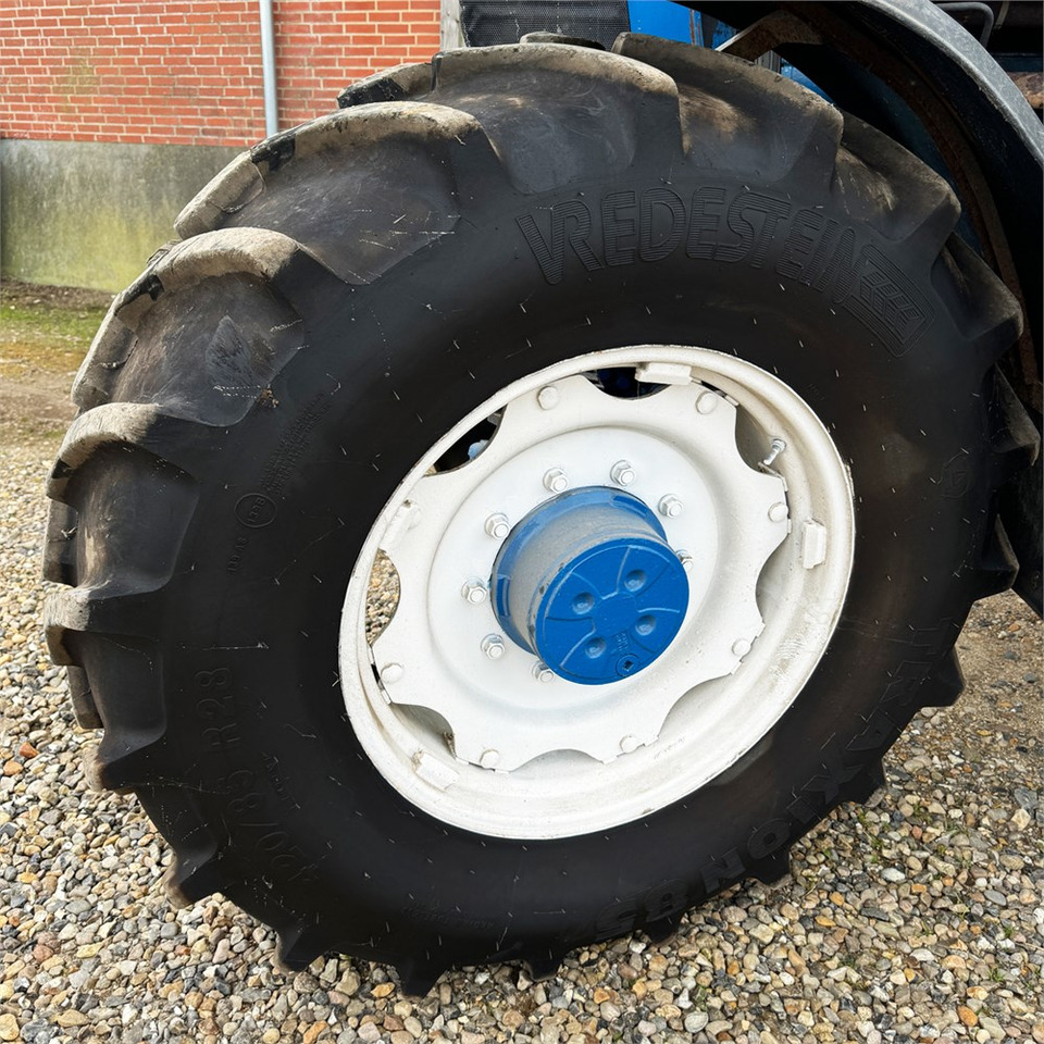 Traktor Ford 8630: 28 kép.