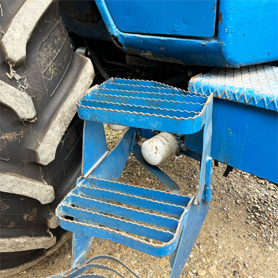 Traktor Ford 8630: 17 kép.