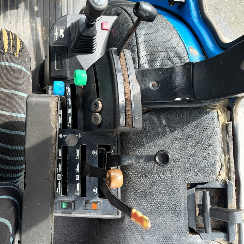 Traktor Ford 8630: 9 kép.