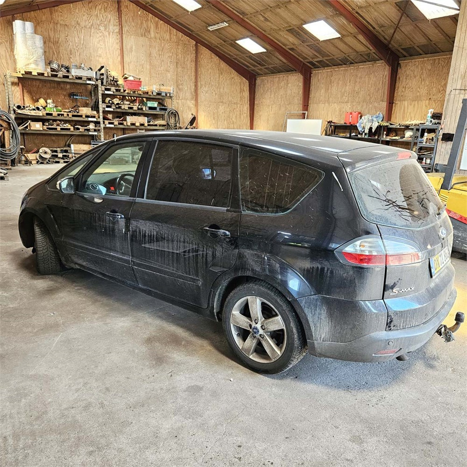 Ford S-Max - Terepjáró/ SUV: 4 kép. Ford S-Max - Terepjáró/ SUV: 4 kép.