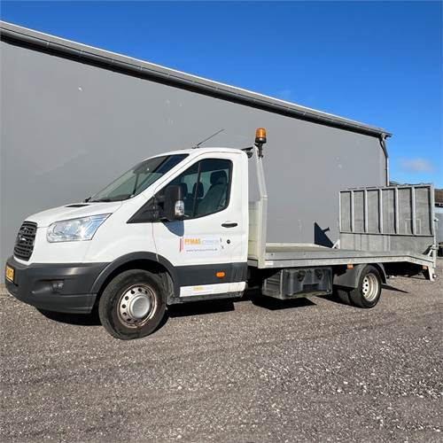 Ford Transit 2.0 Tdci - Platós teherautó: 4 kép. Ford Transit 2.0 Tdci - Platós teherautó: 4 kép.