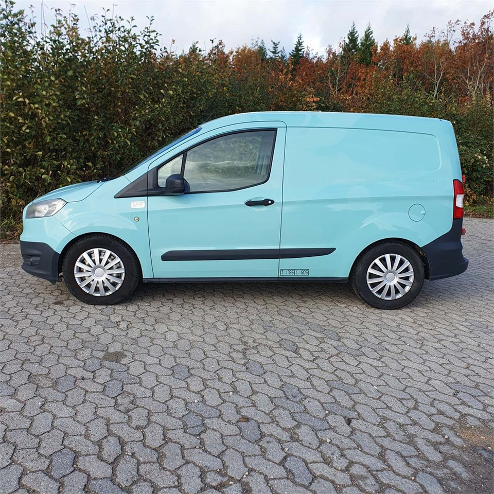Ford Transit Courier 1,0 Ecoboost - Kis furgon: 3 kép. Ford Transit Courier 1,0 Ecoboost - Kis furgon: 3 kép.