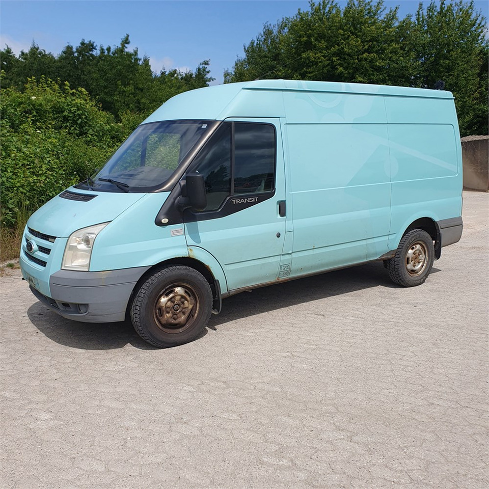 Ford Transit Van 2,4 Tdci 350m Rwd - Furgon: 1 kép. Ford Transit Van 2,4 Tdci 350m Rwd - Furgon: 1 kép.