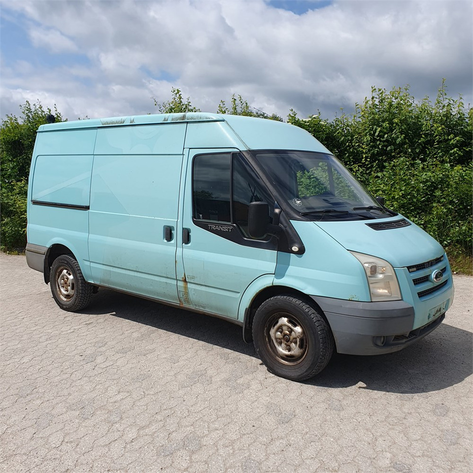 Ford Transit Van 2,4 Tdci 350m Rwd - Furgon: 4 kép. Ford Transit Van 2,4 Tdci 350m Rwd - Furgon: 4 kép.