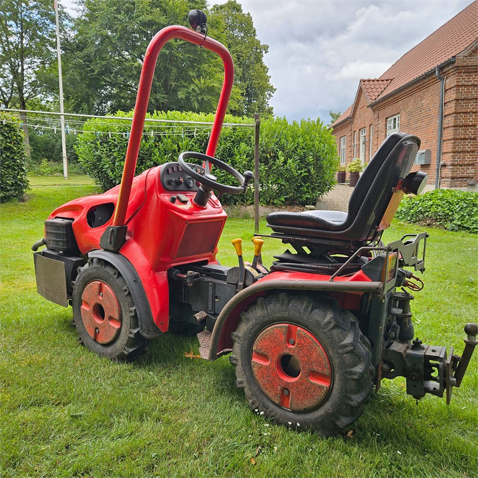 Fort Sirio 4 x 4 - Erdészeti traktor: 3 kép. Fort Sirio 4 x 4 - Erdészeti traktor: 3 kép.