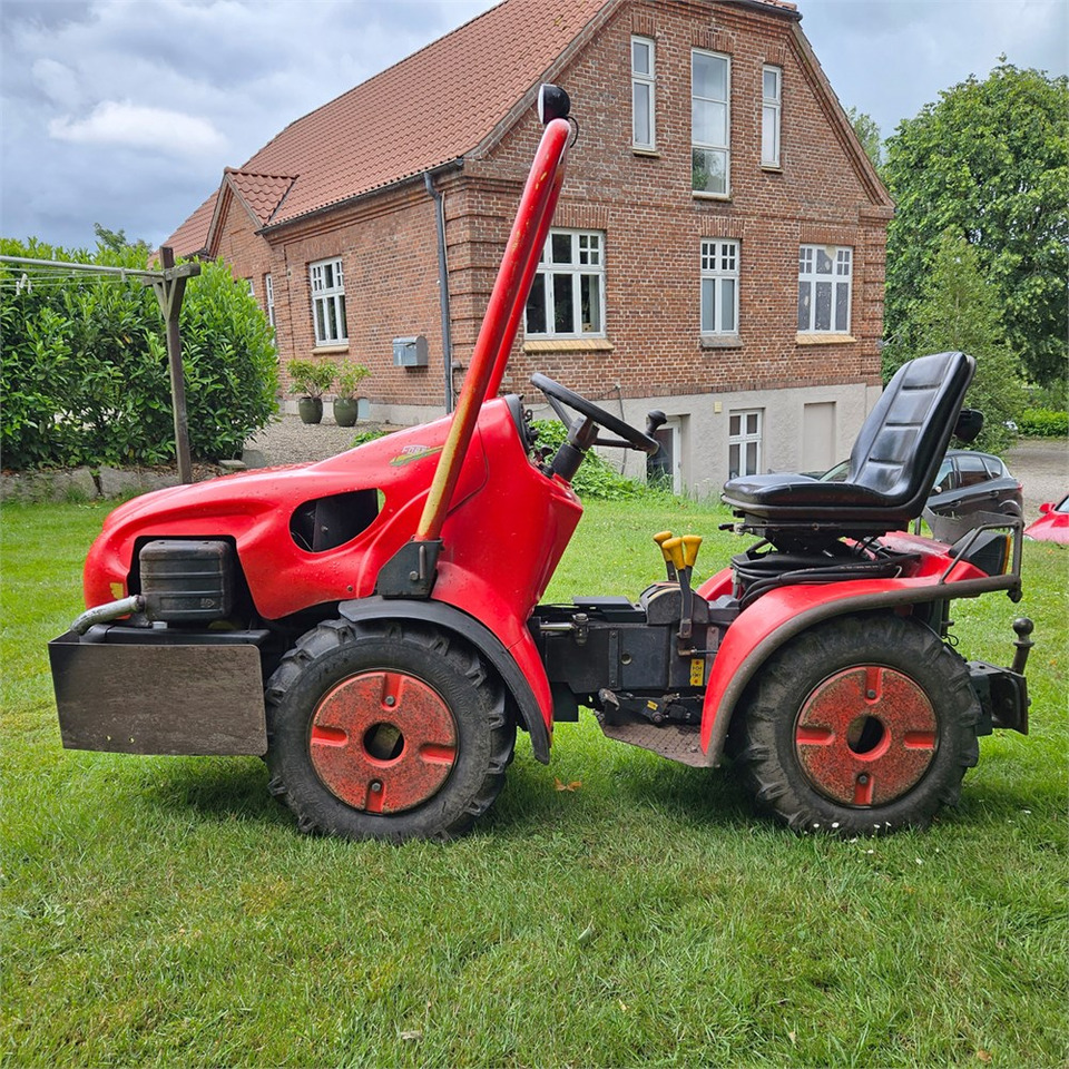 Fort Sirio 4 x 4 - Erdészeti traktor: 2 kép. Fort Sirio 4 x 4 - Erdészeti traktor: 2 kép.