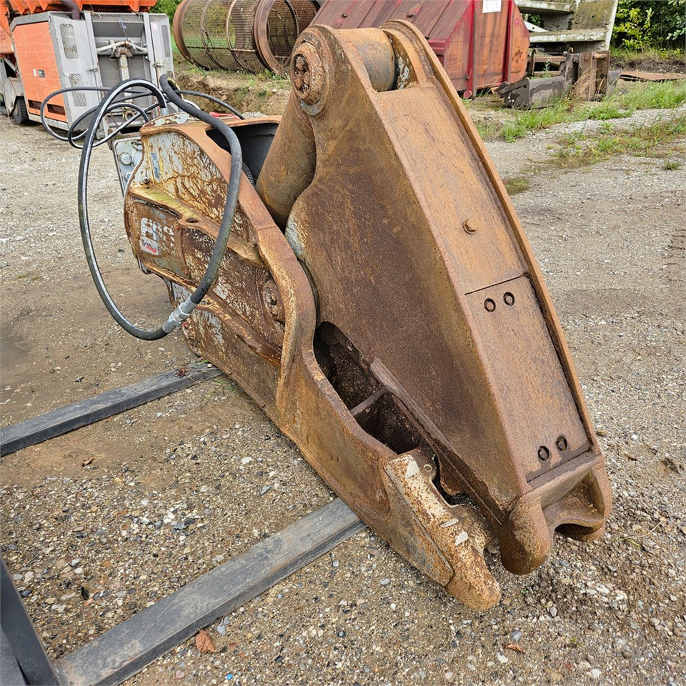 Furukawa VM25-ER - Roppantó olló - Kotrógép: 3 kép. Furukawa VM25-ER - Roppantó olló - Kotrógép: 3 kép.