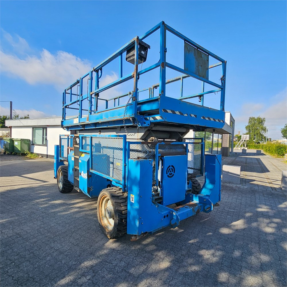 Genie GS-5390 - Ollós emelő: 4 kép. Genie GS-5390 - Ollós emelő: 4 kép.