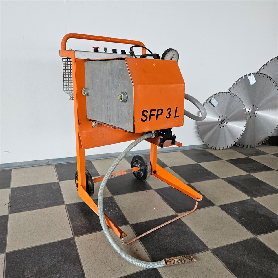 Gölz SFP 3L - Szerszámgép: 1 kép. Gölz SFP 3L - Szerszámgép: 1 kép.