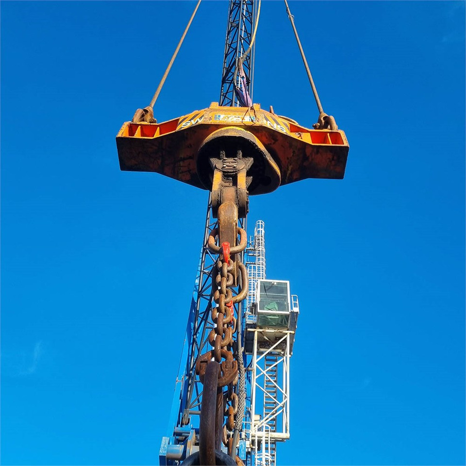 Gottwald HMK 360 E - Toronydaru: 4 kép. Gottwald HMK 360 E - Toronydaru: 4 kép.
