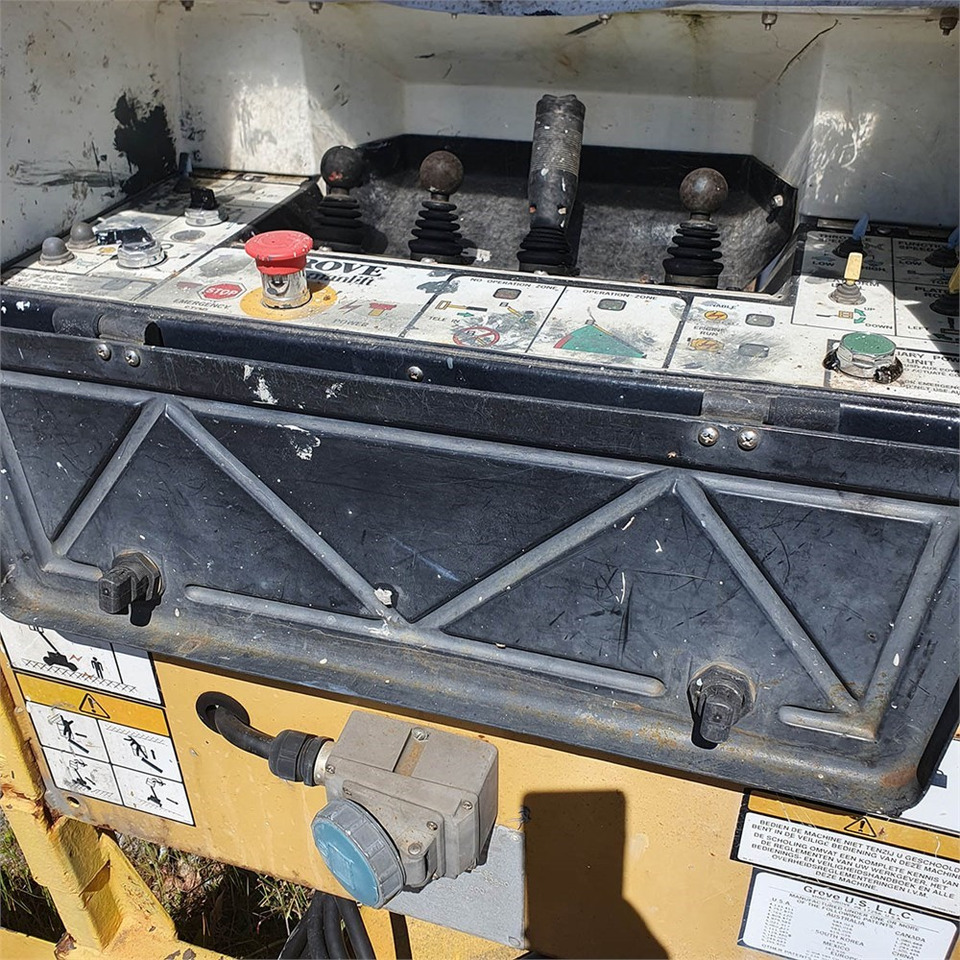 Grove MZ72 DXT - Teleszkópos emelő: 4 kép. Grove MZ72 DXT - Teleszkópos emelő: 4 kép.