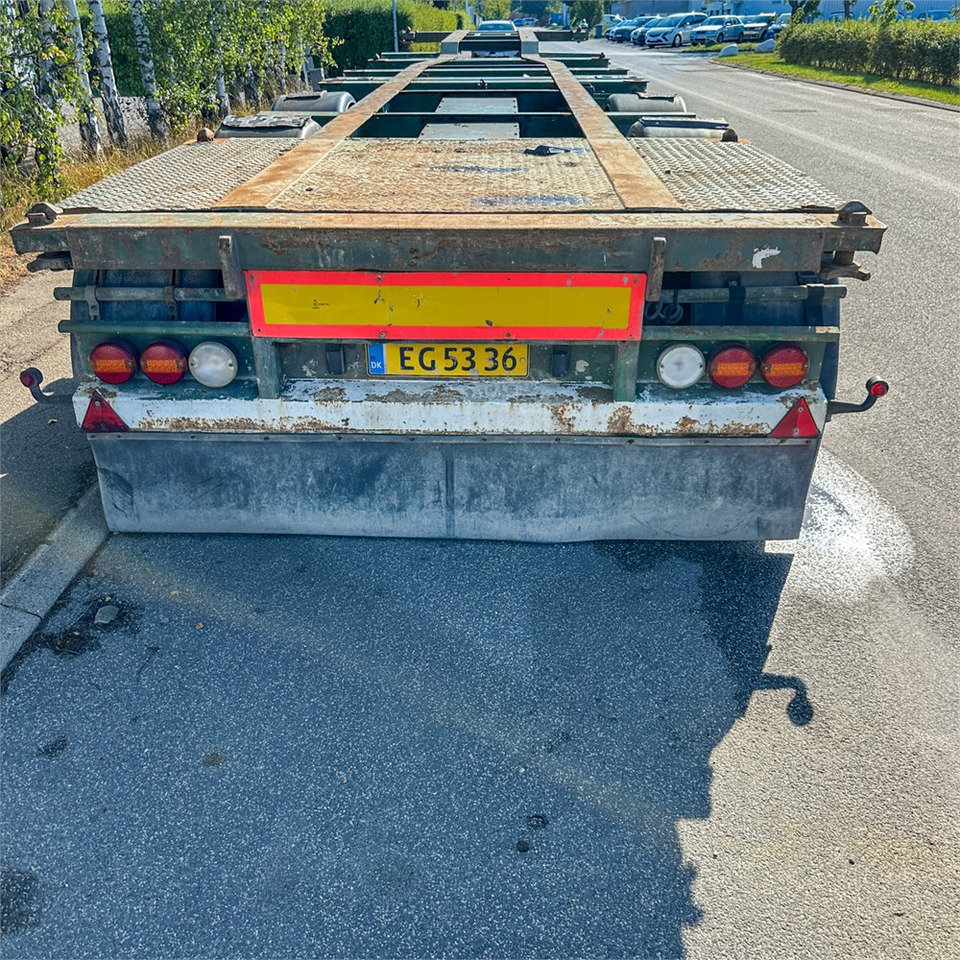 HFR 40 fods container trailer. - Pótkocsi cserefelépítményes: 5 kép. HFR 40 fods container trailer. - Pótkocsi cserefelépítményes: 5 kép.