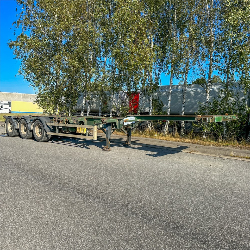 HFR 40 fods container trailer. - Pótkocsi cserefelépítményes: 2 kép. HFR 40 fods container trailer. - Pótkocsi cserefelépítményes: 2 kép.