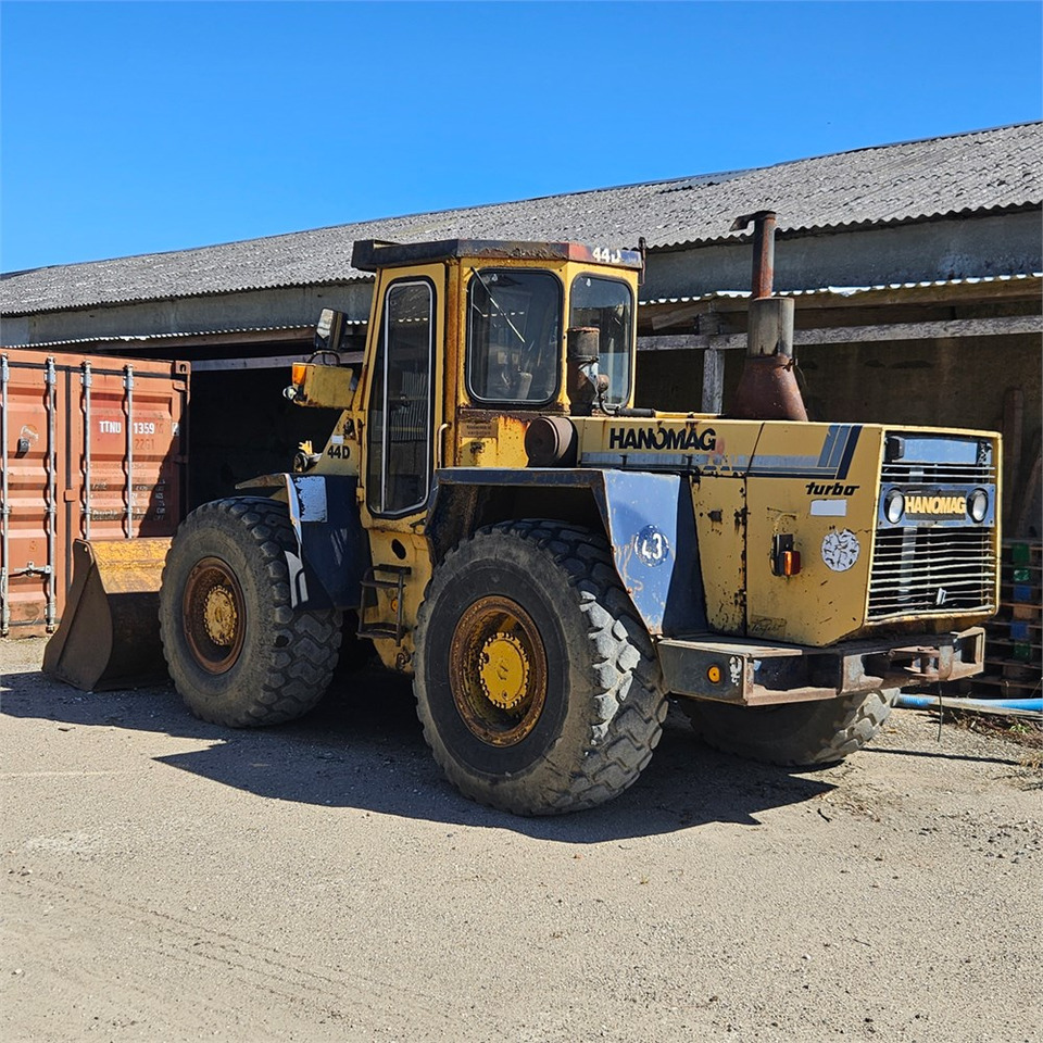 Hanomag 44D Turbo - Gumikerekes homlokrakodó: 3 kép. Hanomag 44D Turbo - Gumikerekes homlokrakodó: 3 kép.