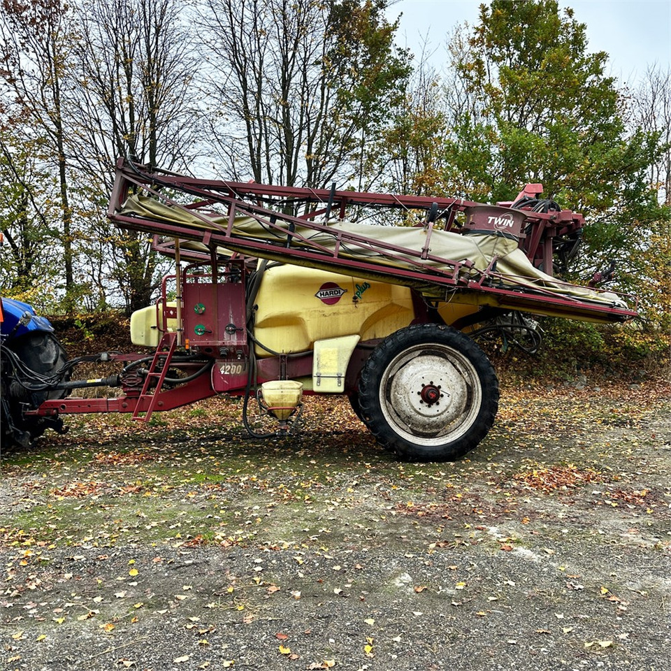 Hardi -Twin cm plus 32 - Permetezők: 3 kép. Hardi -Twin cm plus 32 - Permetezők: 3 kép.