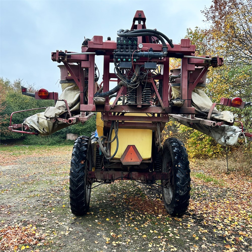 Hardi -Twin cm plus 32 - Permetezők: 5 kép. Hardi -Twin cm plus 32 - Permetezők: 5 kép.