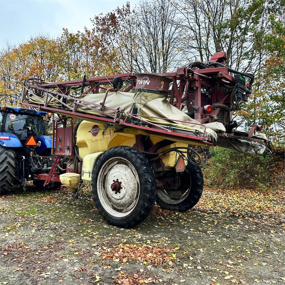 Hardi -Twin cm plus 32 - Permetezők: 4 kép. Hardi -Twin cm plus 32 - Permetezők: 4 kép.