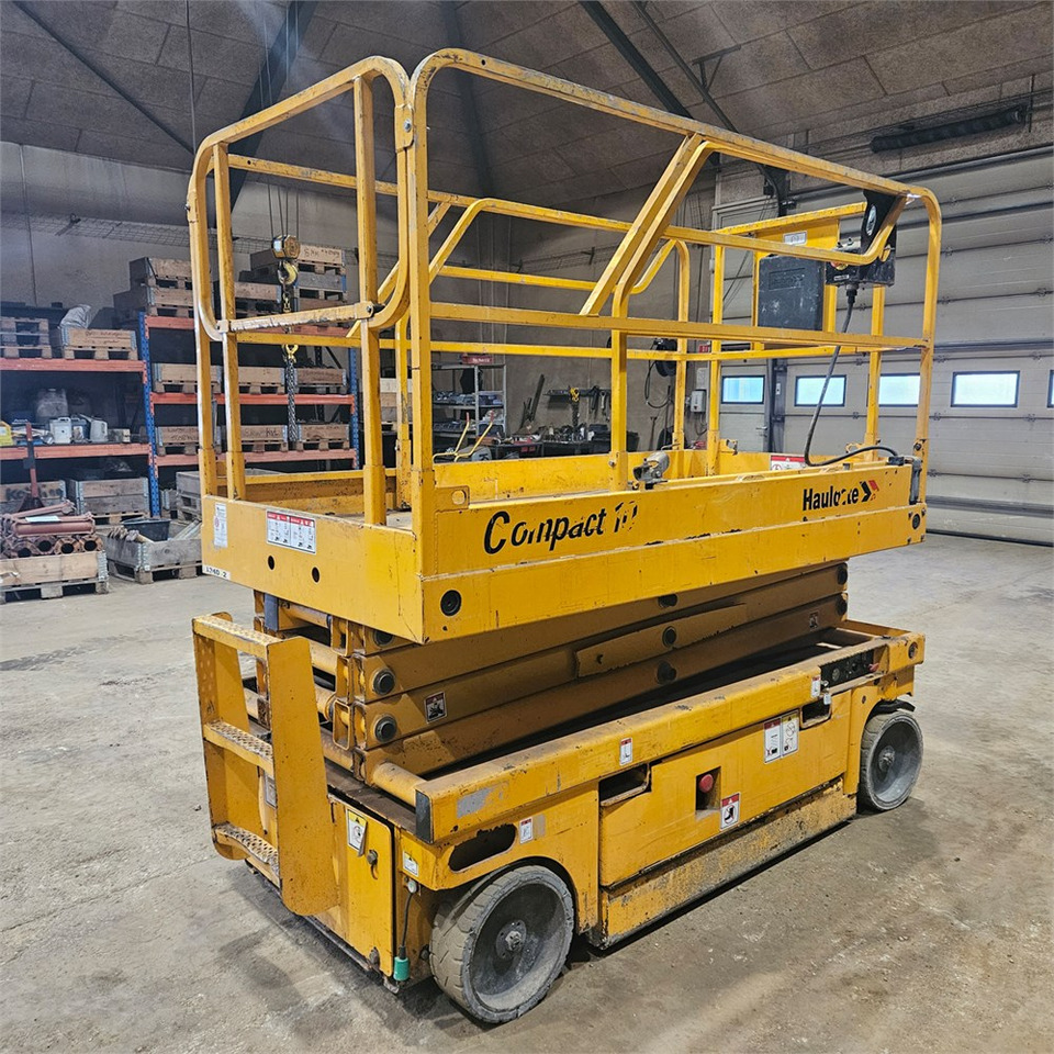 Haulotte Ciseaux Compact 10 - Ollós emelő: 5 kép. Haulotte Ciseaux Compact 10 - Ollós emelő: 5 kép.