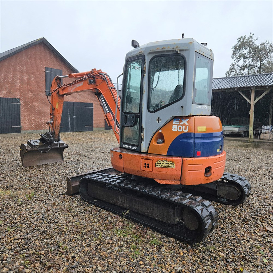 Hitachi FH50 U - Minikotró: 3 kép. Hitachi FH50 U - Minikotró: 3 kép.