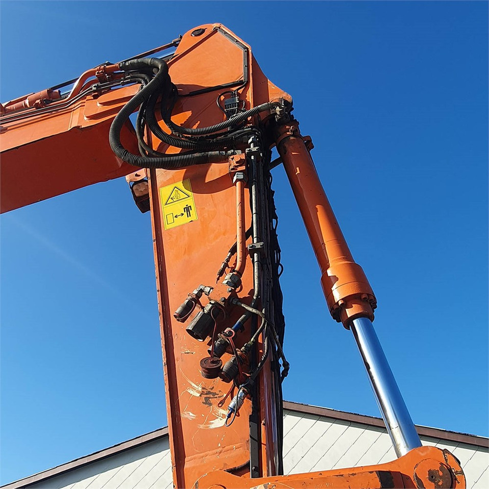 Hitachi Hitachi ZX250 LC-5B lízing Hitachi Hitachi ZX250 LC-5B: 38 kép.