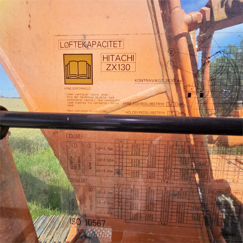 Lánctalpas kotró Hitachi ZX130 LCN Zaxis: 18 kép.