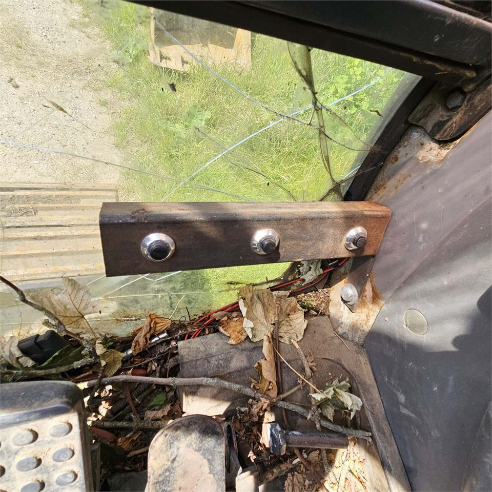 Lánctalpas kotró Hitachi ZX130 LCN Zaxis: 20 kép.