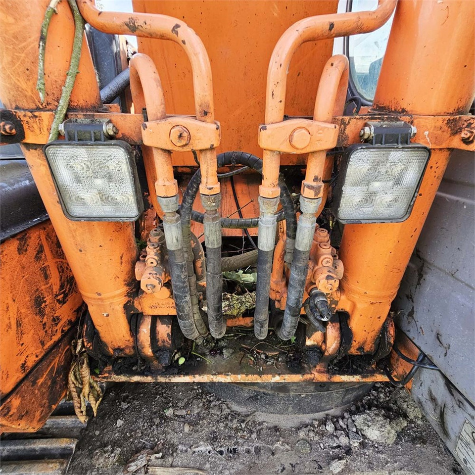 Lánctalpas kotró Hitachi ZX130 LCN Zaxis: 28 kép.