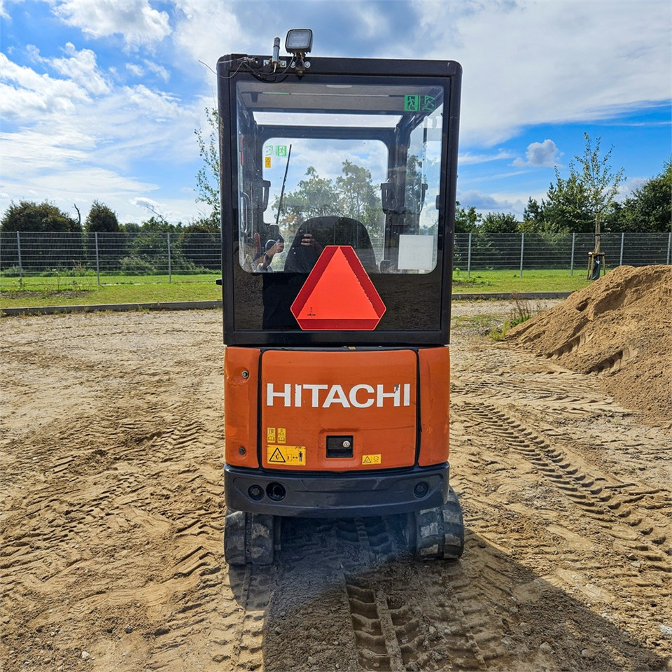 Hitachi ZX19-6 CR - Minikotró: 4 kép. Hitachi ZX19-6 CR - Minikotró: 4 kép.