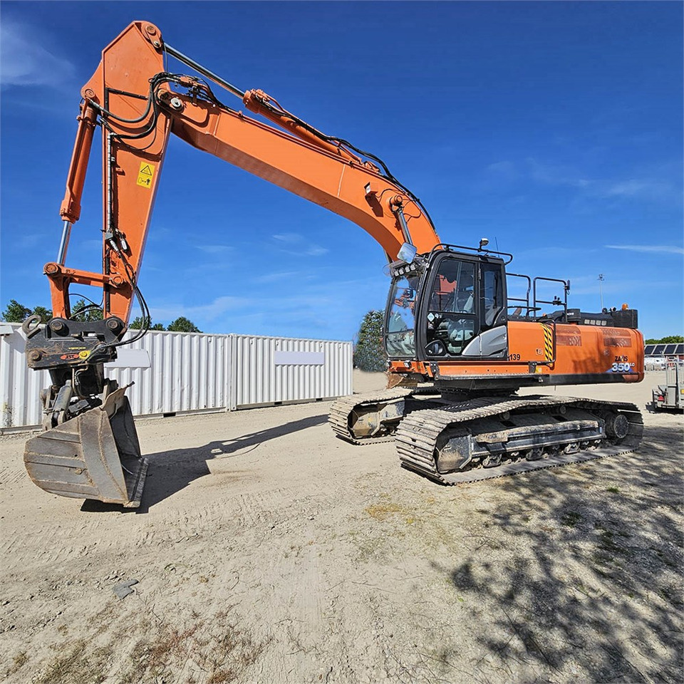 Hitachi ZX350 LC-6 CTA - Lánctalpas kotró: 4 kép. Hitachi ZX350 LC-6 CTA - Lánctalpas kotró: 4 kép.