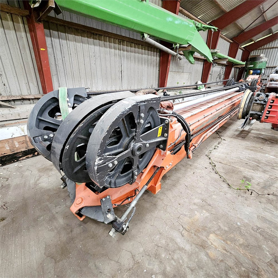Hitachi ZX350 LC-6 CTA - Lánctalpas kotró: 5 kép. Hitachi ZX350 LC-6 CTA - Lánctalpas kotró: 5 kép.