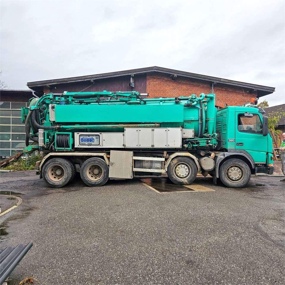 Hvidtved Larsen CM120 - Szippantós autó: 5 kép. Hvidtved Larsen CM120 - Szippantós autó: 5 kép.