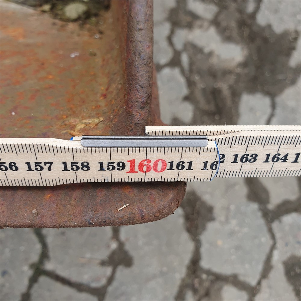 Hydrema 160 cm - Kotró kanál: 5 kép. Hydrema 160 cm - Kotró kanál: 5 kép.