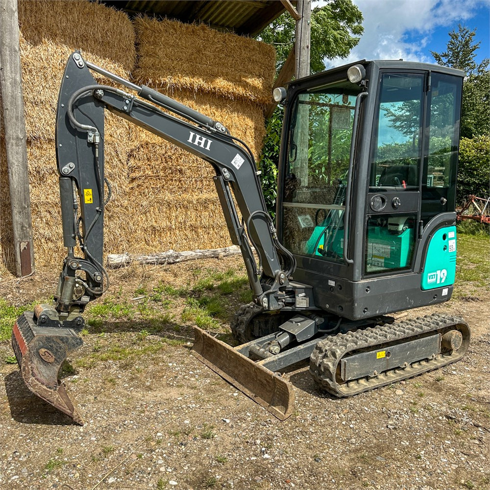 IHI 19 VXT - Minikotró: 2 kép. IHI 19 VXT - Minikotró: 2 kép.