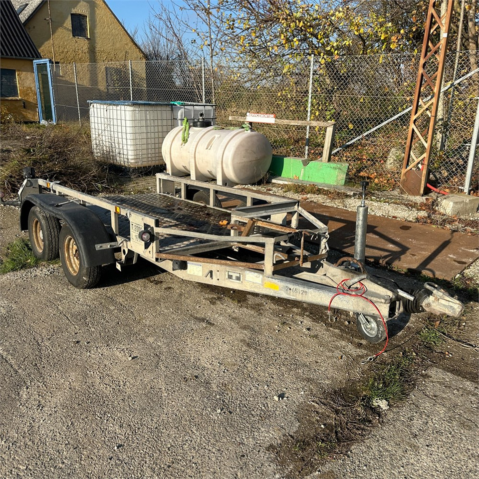 Ifor Williams 4 - Autó utánfutó: 1 kép. Ifor Williams 4 - Autó utánfutó: 1 kép.