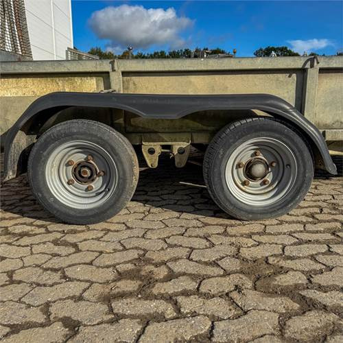 Autó utánfutó Ifor Williams 6: 10 kép.