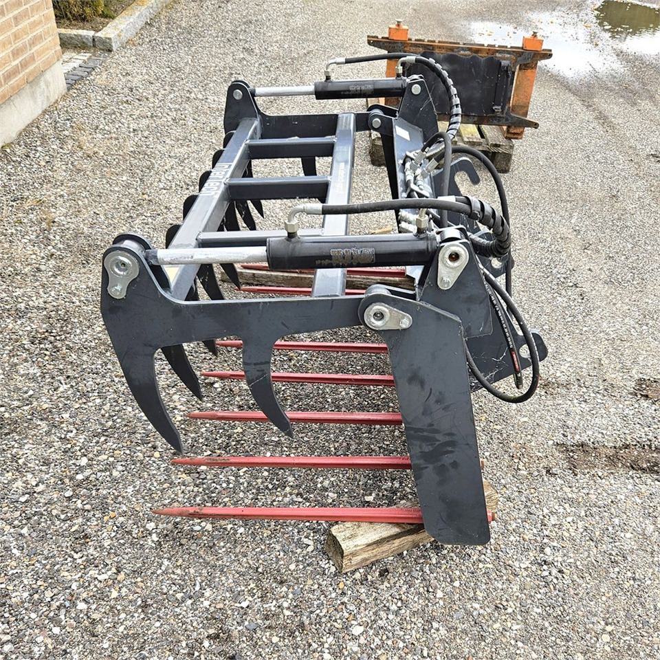 Intertech Silo klo - Silózó berendezések: 4 kép. Intertech Silo klo - Silózó berendezések: 4 kép.