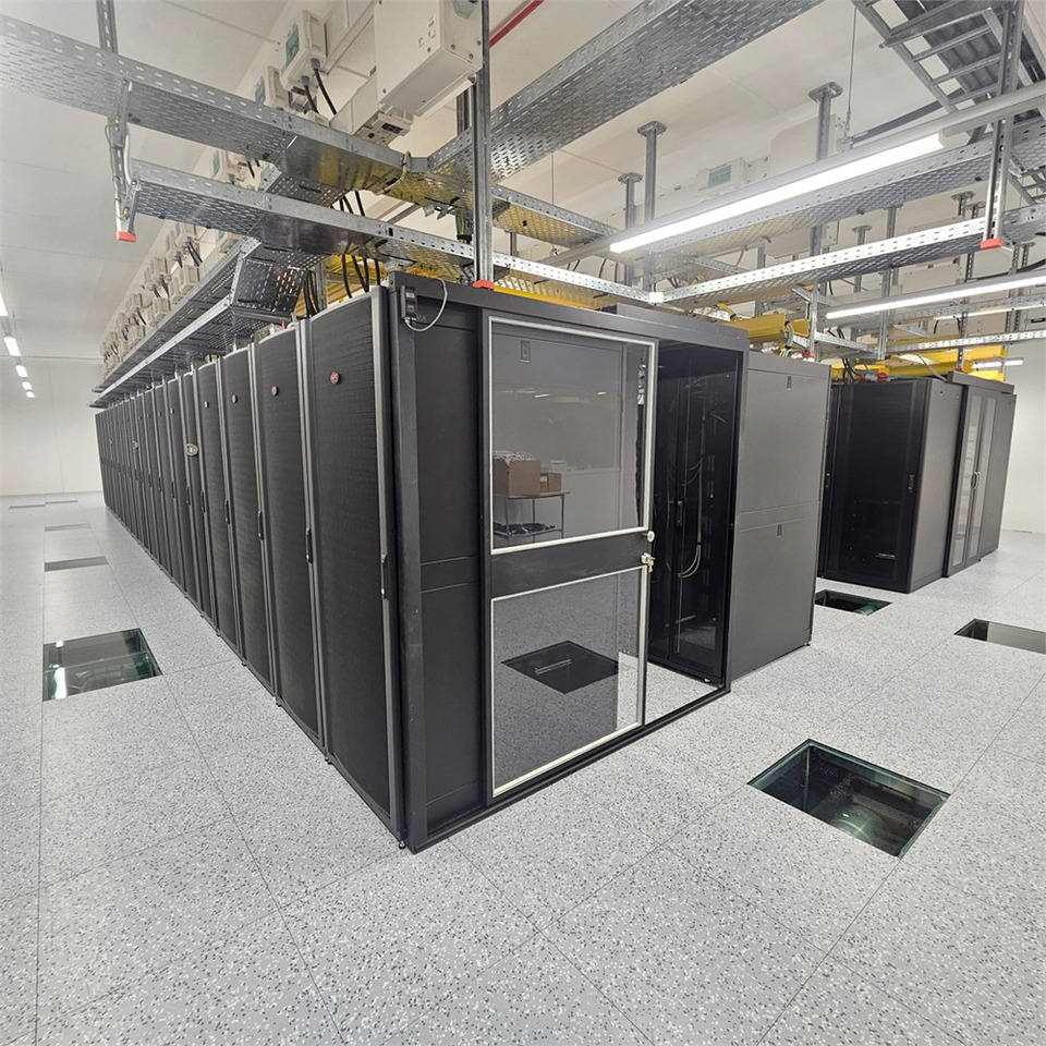 ABB Newave Conceptpower DPA 500 - Ipari gép: 1 kép. ABB Newave Conceptpower DPA 500 - Ipari gép: 1 kép.