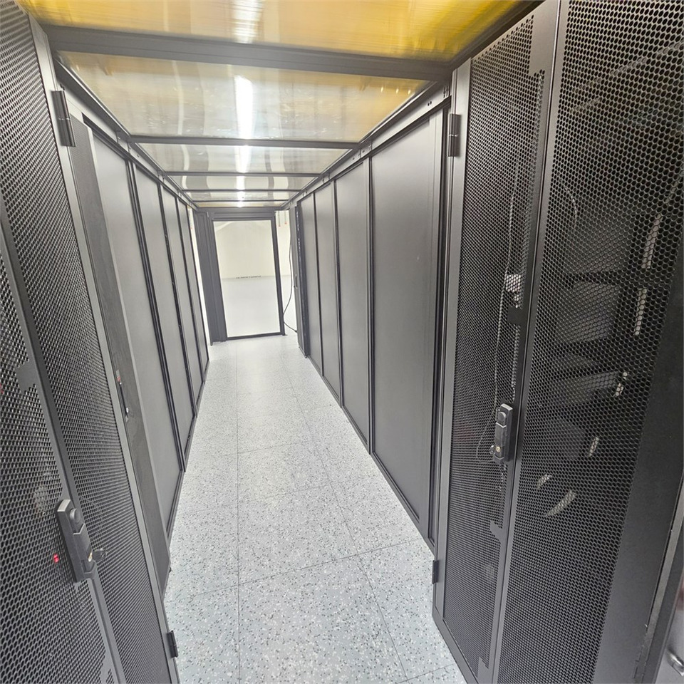 ABC APC NetShelter SX - AR3350SP - Ipari gép: 5 kép. ABC APC NetShelter SX - AR3350SP - Ipari gép: 5 kép.