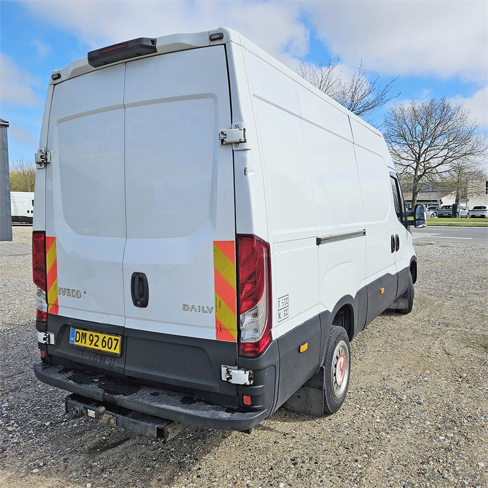 Iveco Daily 50-170 - Furgon: 5 kép. Iveco Daily 50-170 - Furgon: 5 kép.